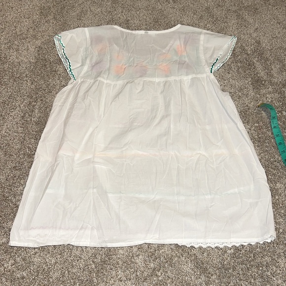 MODA ROYAL EMBROIDERED BLOUSE WITH TEIRS SIZE M-L? - Picture 2 of 6